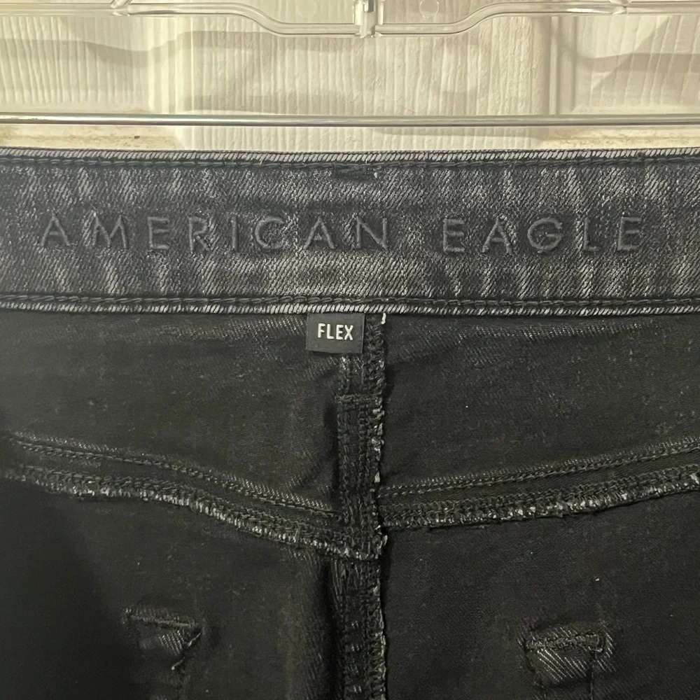 American Eagle Men's Black Denim Shorts - Picture 3 of 4